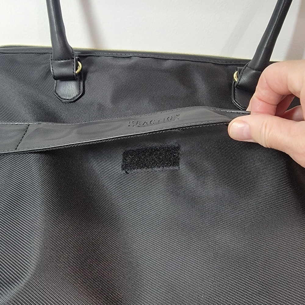 Kenneth Cole Reaction Chelsea Messenger Bag - Picture 9 of 9